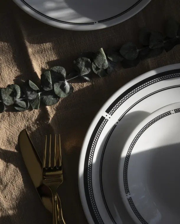 סט צלחות 18 חלקים , דגם Brasserie 147 קורנינג CORELLE