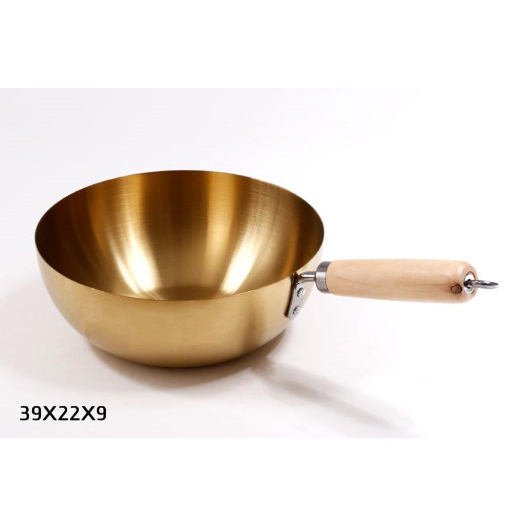 קלחת הגשה - נירוסטה זהב + ידית עץ 39X22X9 ס"מ