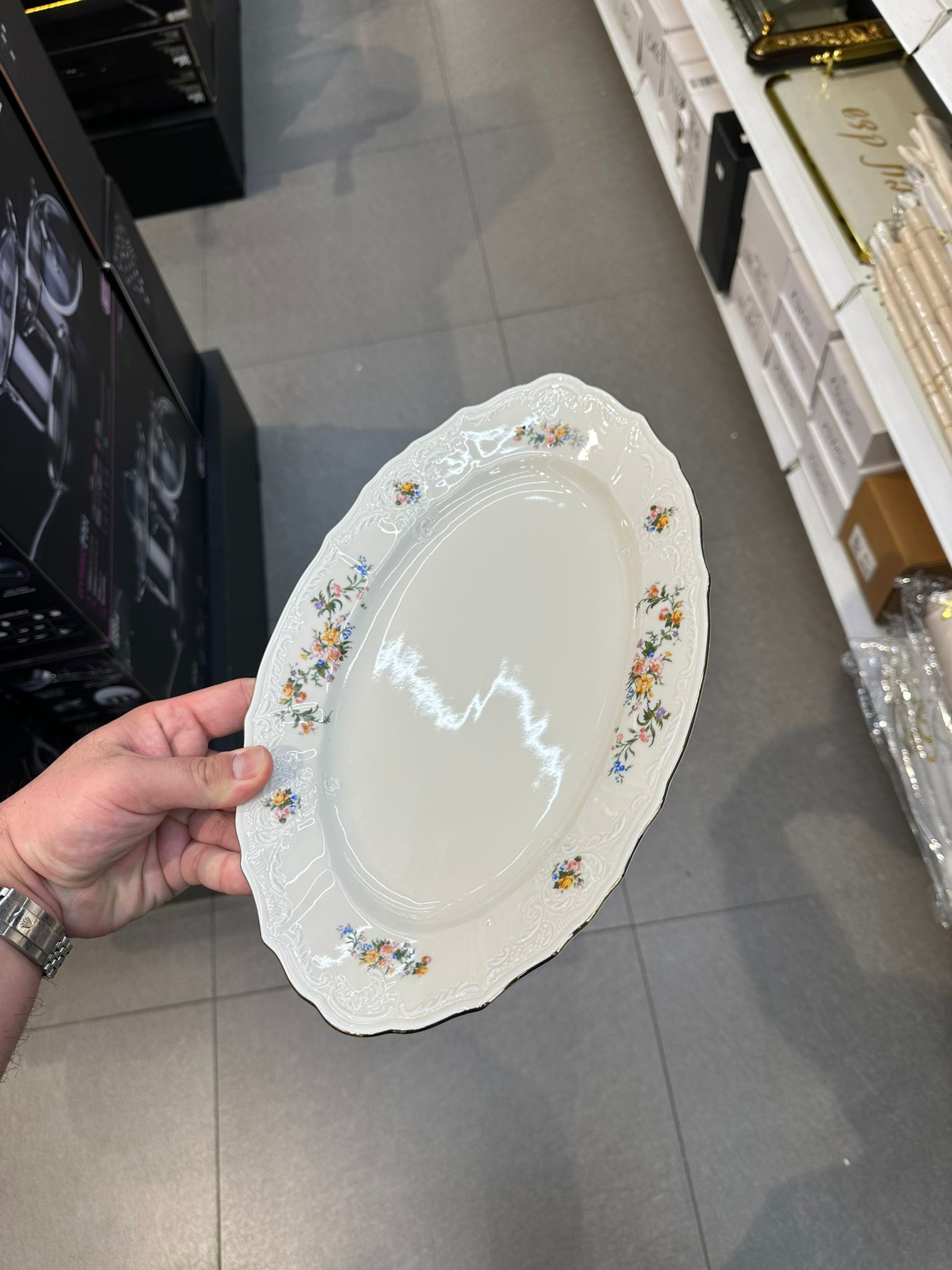 פלטת הגשה אובלית 34 ס״מ פורצלן צ׳כי – פרחוני דגם 3011 עיטור פס זהב Thun