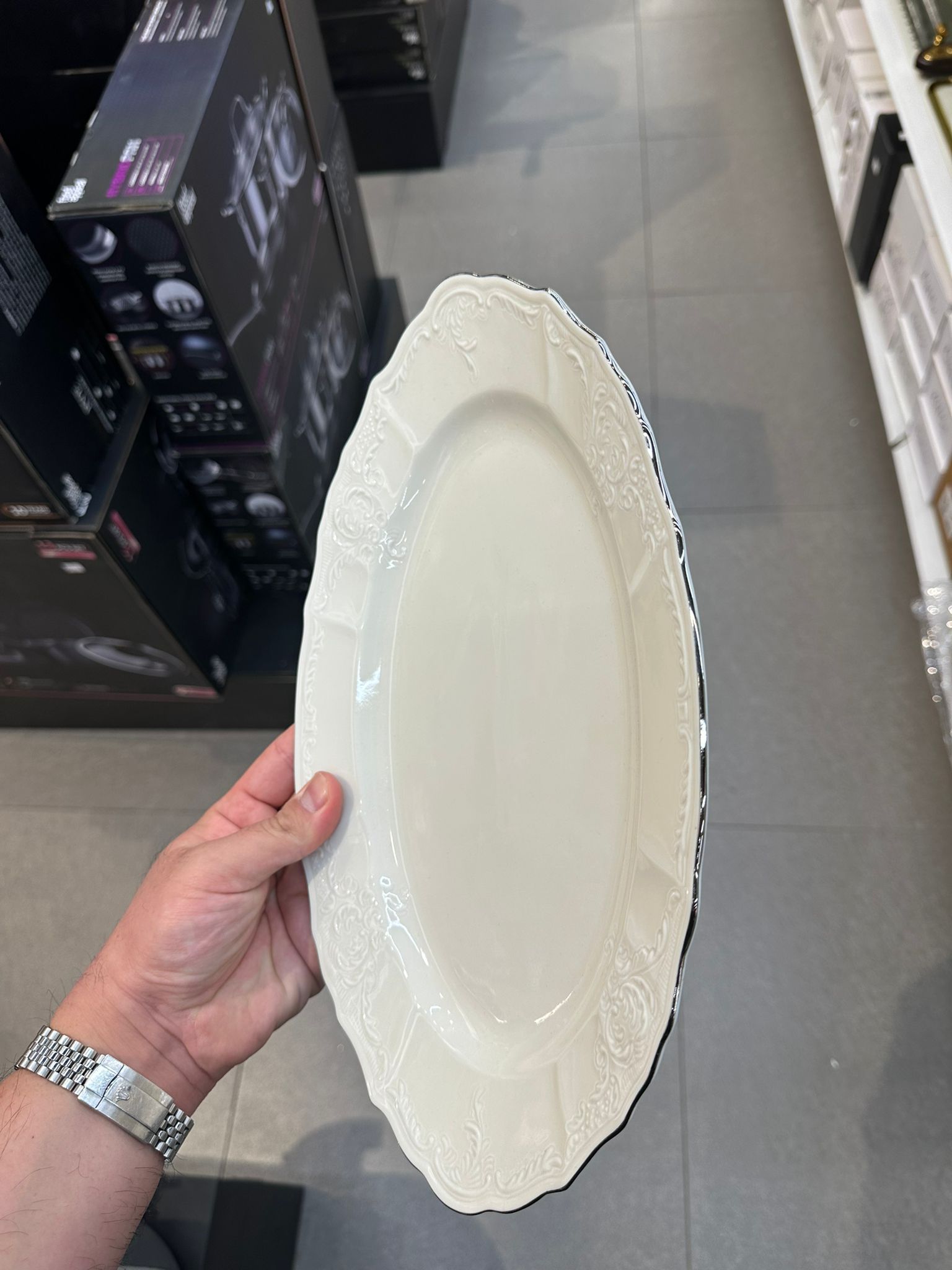 פלטת הגשה אובלית 34 ס״מ פורצלן צ׳כי – שמנת שנהב עיטור פס כסף Thun
