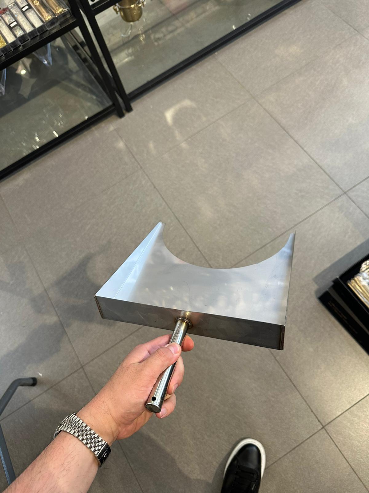כף שווארמה נירוסטה מרובעת 28 ס״מ