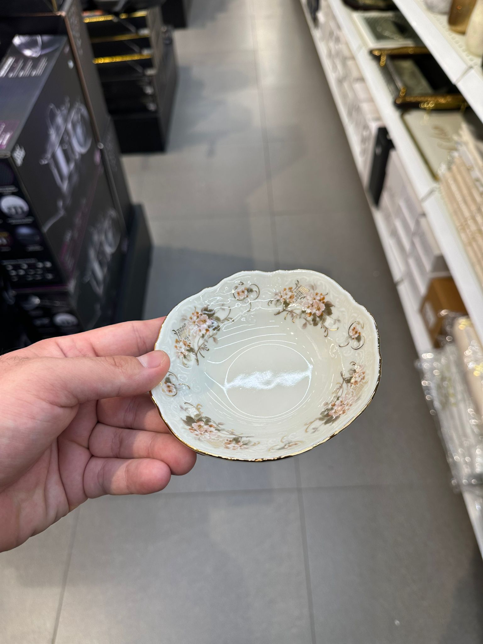 קערית לפתניה לסלטים 12 ס״מ פורצלן צ׳כי – פרחוני דגם 2011 עיטור פס זהב Thun